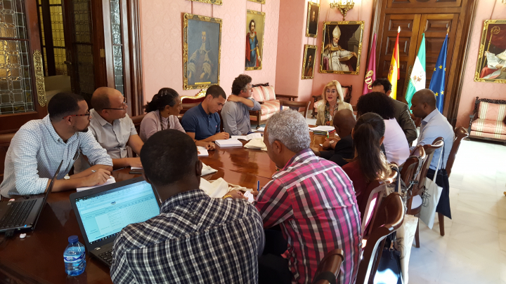Secretarios municipales y t&eacute;cnicos del Ministerio de Finanzas de Cabo Verde realizan un intercambio sobre gesti&oacute;n p&uacute;blica en Andaluc&iacute;a