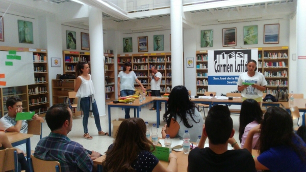 J&oacute;venes andaluces junto a autoridades locales debaten sus propuestas para la "Carta Europea contra el desperdicio de comida" para llevarlas a la Expo de Mil&aacute;n